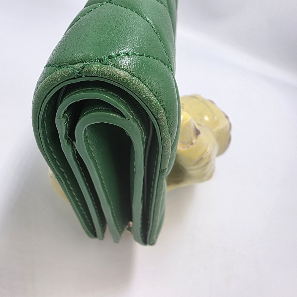 KATE SPADE Carey Medium Compact Bifold Wallet in Bright Green Quilted Leather - Picture 10 of 11